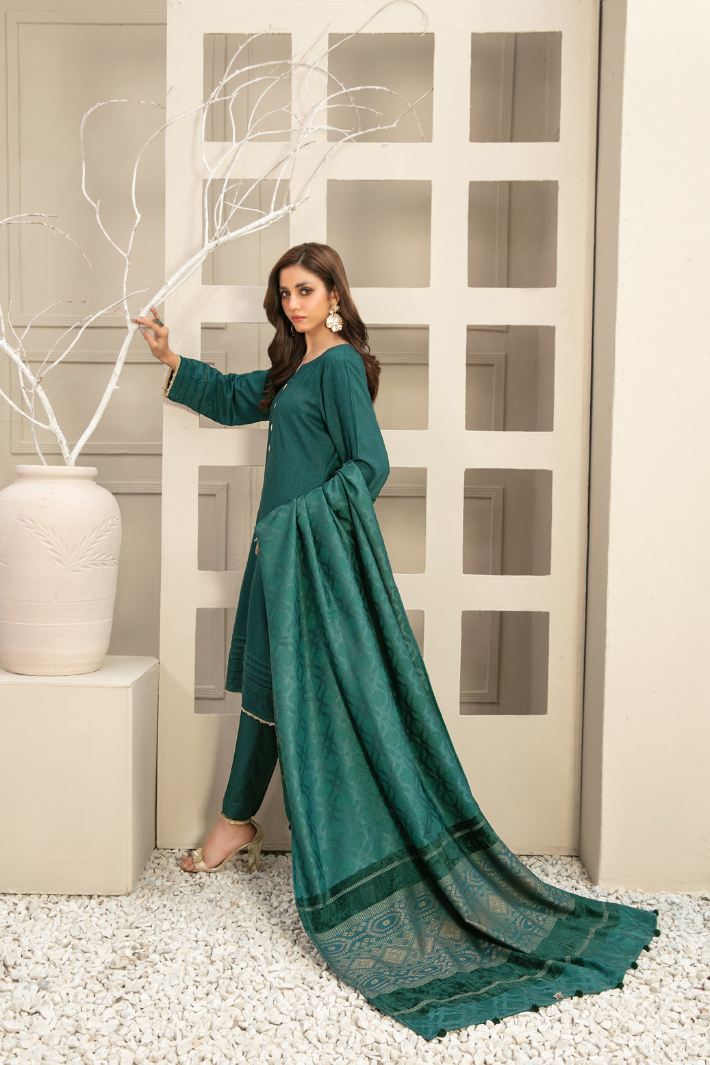 TAWAKKAL Winter Shawl - D-9786