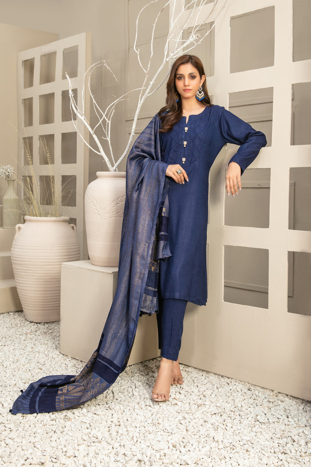 TAWAKKAL Winter Shawl - D-9782